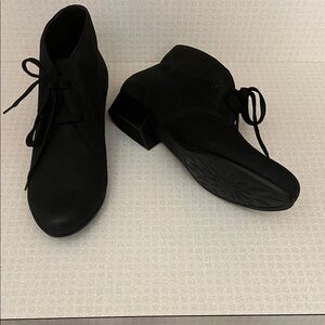 Munro Black Ankle Booties